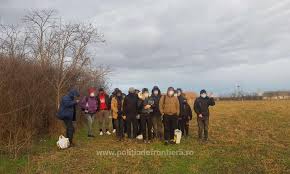 Check spelling or type a new query. Video Un Grup De CetÄƒÈ›eni StrÄƒini Oprit La FrontierÄƒ In Biharia