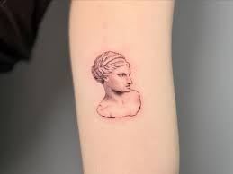 🩶⚜️🩶⚜️ アフロディーテ の石像タトゥー🪄 Thanks for looking🙏 Hope you like it🐥💕  tattoo tattoos tattooartist tattoogirls tattoogirl tattoodesign タトゥー  タトゥーデザイン タトゥースタジオ 大阪タトゥー 梅田タトゥー 天満タトゥー 中崎 ...