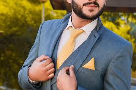 Thin ties cause the knot to lose its shape, while thick ties make the knot look too big. How To Tie A Half Windsor Knot 2 Of 21 Dqt