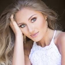 Amanda Cave's Instagram, Twitter & Facebook