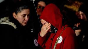 Bekir(e)k gehitu du, txio hau ez dago erabilgarri. Relatives Humeyra Finally Look Bekir E In The Eyes They Are So Angry