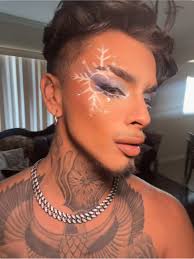 冬季妆容灵感与雪花元素