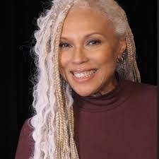 Lori Acierto's Instagram, Twitter & Facebook