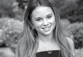 Mimi Strauss's Instagram, Twitter & Facebook