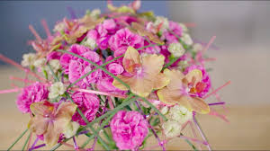 How to make a bridal bouquet with fresh flowers in 2020 | wedding diy. Dianthus Frame Bouquet Flower Factor Tutorial Powered By Trendy Dianthus Youtube