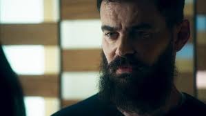 Helena expulsa Basma (Dalila) de seu quarto: 'Vá embora daqui'