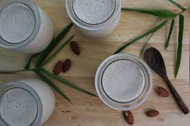 Yaourts Vegetaux Au Lait D Amande Ig Bas Passion Nutrition Recette Yaourt Vegetal Lait D Amande Yaourt