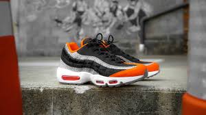 The iconic side panels represent strength and feature flashy colors while visible air in the heel and. Black And Orange 95 Online