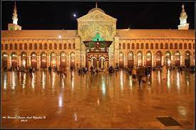 كانت سوريا، قبل الحرب، دولة عربية ذات دخل متوسط تتميز بحسن الضيافة، وروعة أكلاتها، وسحرها الأسطوري ازدهرت البلاد في العصور القديمة لخصوبة تربتها، وبوصفها طريقًا. Syria Before The War Umayyad Mosque Damascus City Ø³ÙˆØ±ÙŠØ§ Ù‚Ø¨Ù„ Ø§Ù„Ø­Ø±Ø¨ Ø§Ù„Ø¬Ø§Ù…Ø¹ Ø§Ù„Ø§Ù…ÙˆÙŠ Ø§Ùˆ Ø¬Ø§Ù…Ø¹ Ø¨Ù†ÙŠ Ø§Ù…ÙŠ Ø© Ø§Ù„ÙƒØ¨ÙŠØ± Ø¯Ù…Ø´Ù‚ Umayyad Mosque Mosque Syria