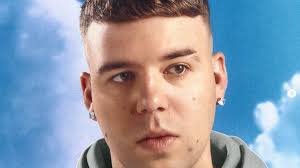 La declaración de intenciones oculta (o no tanto) en el primer disco de  Quevedo