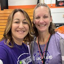 COLOR DAY FOR HOMECOMING WEEK! Freshmen are yellow, please say hello. 👋  Sophomores are green, give them a scream. 📢 Juniors are red, say something  to push them ahead. 😎 Seniors are