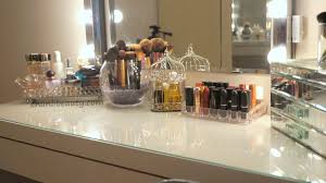 Organizerler Makyaj Masasi Duzenleme Makyaj Masasi Makyaj Makyaj Masalari