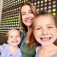 Ali Barron's Instagram, Twitter & Facebook