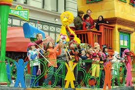 Guests of the wayfarer will have access to a private macy's parade viewing area on the street outside the restaurant. Muppets Through The Years Macy S Thanksgiving Day Parade The Muppetcast
