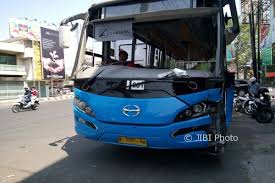 Analisis preferensi masyarakat terhadap bus rapid transit (brt) trans semarang. Kecelakaan Semarang Sopir Ugal Ugalan Brt Sebabkan Kecelakaan Karambol