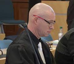 His consulting firm solves complex marketing and business strategy problems for top companies around. Neonazis Vertreten Neonazis Die Anwalte Im Ballstadt Verfahren Eine Ubersicht Thueringenrechtsaussen Wordpress Com