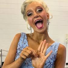 Rochelle Kimbrough's Instagram, Twitter & Facebook