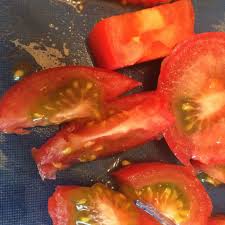 Specifically, researchers have found tomato consumption to result in less skin redness after uv exposure from sunlight. Why Do Tomatoes Have White Inside