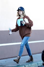 Pin By Catalina Moreno On Get In My Closet In 2020 Lucy Hale Outfits Lucy Hale Style Fashion