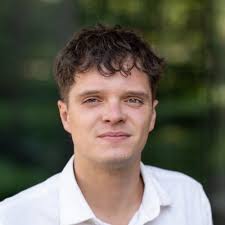 Lisa Schut (@miouantoinette)