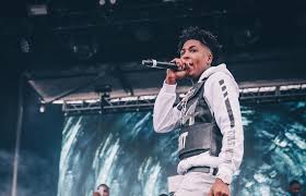 Floyd mayweather is now a part of youngboy neverbrokeagain 's growing family. Floyd Mayweather S Daughter Yaya Faces Up To 99 Years In Prison For Stabbing Nba Youngboy S Babymama