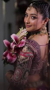 Tane jata joi panghat ni vate mari mann mohi gyu♥️, MUA  @neetabridalmakeover , In frame @vidisshamulki , Outfit @rajarani_couture ,  #shrinathji_श्रीनाथजी #cosume #outfitoftheday #outfitlove ...