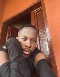 Hello everyone :) I am Niki from Hungary and i would like to practice the  italian language with somebody. (with native italian) Thank you very much. 