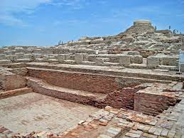 In 2016 bc sarman is a farmer in amri and wants to trade in mohenjo daro to.durjan,sarman 's uncle protests against it but cant stop sarman going mohenjo. Kebudayaan Lembah Indus Mari Berbagi