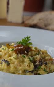 Recette œufs Brouilles Au Chaource Et Poelee De Chanterelles 750g Recette Plat Simple Et Rapide Recette Recette Oeufs Brouilles