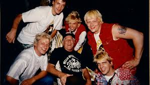 Последние твиты от die toten hosen (@dietotenhosen). Die Toten Hosen Interview Mit Breiti Zum Tod Von Postrauber Biggs Der Spiegel
