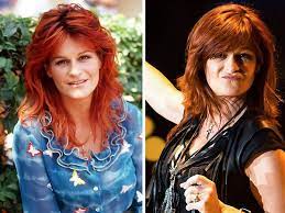 Weitere ideen zu andrea berg, sänger, schwarzer regenmantel. Andrea Berg Fruher Und Heute Die Schlagersangerin Hat Sich Ausserlich Kaum Verandert Einzige Ausnahme 13 Kilo Hat Sie Abgenommen Damit Sie Besser In Ihre Knappen Outfits Passt