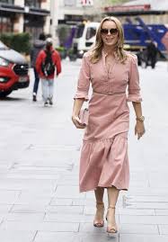 Amanda holden is surely a glam gal and that said her sexy body always stands out as a beauty quotient that simply begs for admiration. Amanda Holden Style Clothes Outfits And Fashion Celebmafia