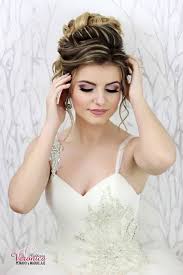 Tienes que lucir un rostro lo más fresco posible y natural. Maquillaje Y Peinado De Novia A Domicilio Peluquera Profesional Bodas