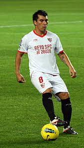 Jun 08, 2021 · gary medel, que estuvo en boca de todos hace muy poco por recomponer su amistad con lionel messi jugando para la selección de chile, tiene una cercana amistad con juan román riquelme. Gary Medel Wikipedia