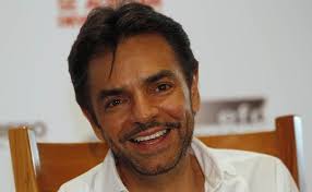 Eugenio Derbez lanza campaña de lectura en EU