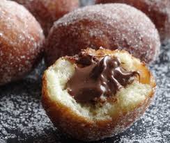 5 Recettes Incontournables De Beignets Qui Vont Vous Rendre Fou Avec Images Beignets Chocolat Nutella Recette Recette
