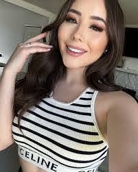 Krystal Dempsey's Instagram, Twitter & Facebook