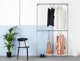 Rackbuddy Le Portant Vetement Dans Tous Ses Etats Joli Place Table Et Chaises Portant Vetement Solide Lit Combine Evolutif