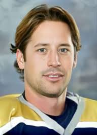 Player photos for the 2004-05 Fayetteville FireAntz at hockeydb.com