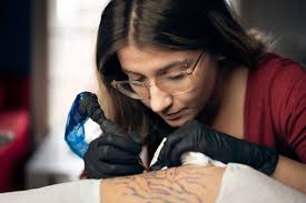 990+ Tatuaje De Delfines Fotografías de stock, fotos e imágenes libres de  derechos