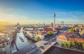 Eigentlich sollte die parade zum christopher street day (csd) im vergangenen jahr zum 43. Csd Berlin Christopher Street Day Berlin Komplettpaket Reise Inkl Hotel Termin 2022 Folgt Go Holidate