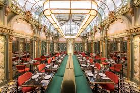 Paris Restaurants Where To Eat In The 8th Arrondissement Vogue Paris