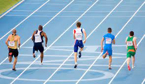 O atletismo é a modalidade que reúne o maior número de participantes entre todas as modalidades, tem o programa mais extenso e consequentemente distribui mais medalhas. Atletismo Esportes Infoescola