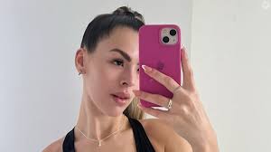 Julgada e injustiçada: Marcela Soares dispara após expulsão polêmica de  time de futsal por perfil em plataforma 18+ - Purepeople