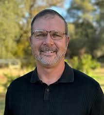 Earl Stephens's Instagram, Twitter & Facebook