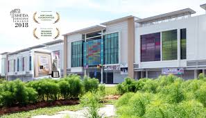 Brighton square also host other famous restaurant such as secret recipe, coffee clinic, life cafe, the kimbap korean restaurant. Saradise