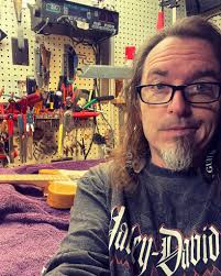 Guitarist looking to form a metalcore/melodic band.