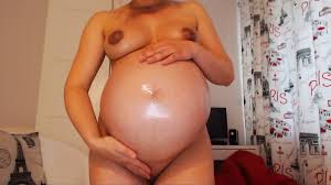Espectáculo de webcam de madre embarazada