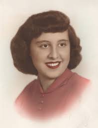 Carolyn Roscoe's Instagram, Twitter & Facebook