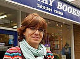 Customers back shopkeepers